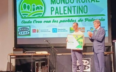 Óscar Pascasio recibió el premio Mundo Rural Palentino 2026 de Onda Cero